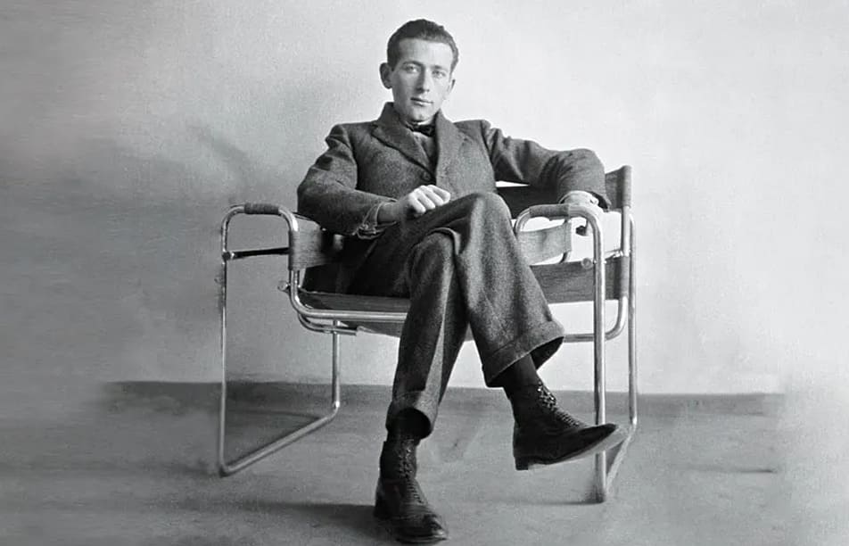 Chaise B32 originale de Marcel Breuer, structure en tube d’acier et assise en cannage, design Bauhaus