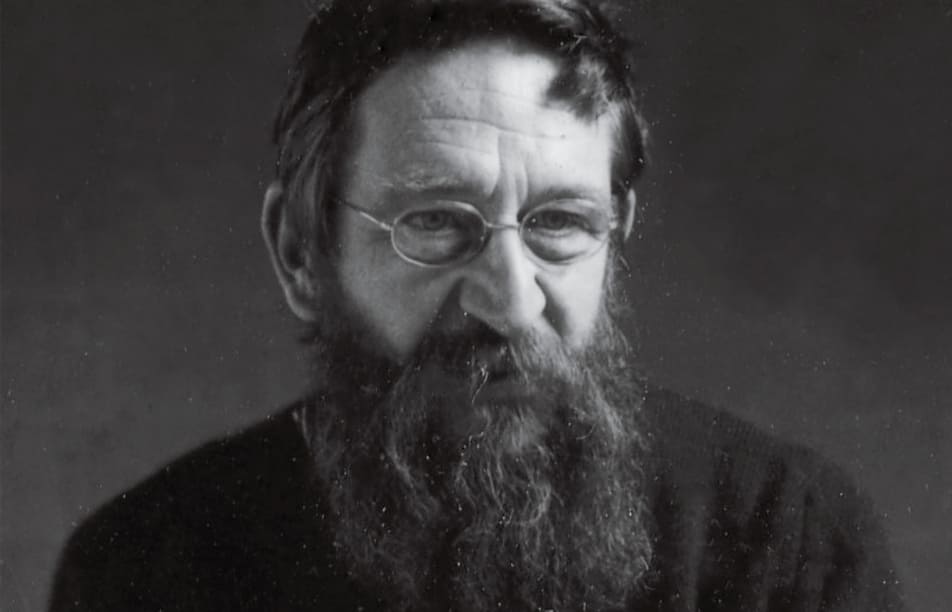 Table authentique de Pierre Chapo en orme massif, éléments distinctifs du design original des années 1960–1970