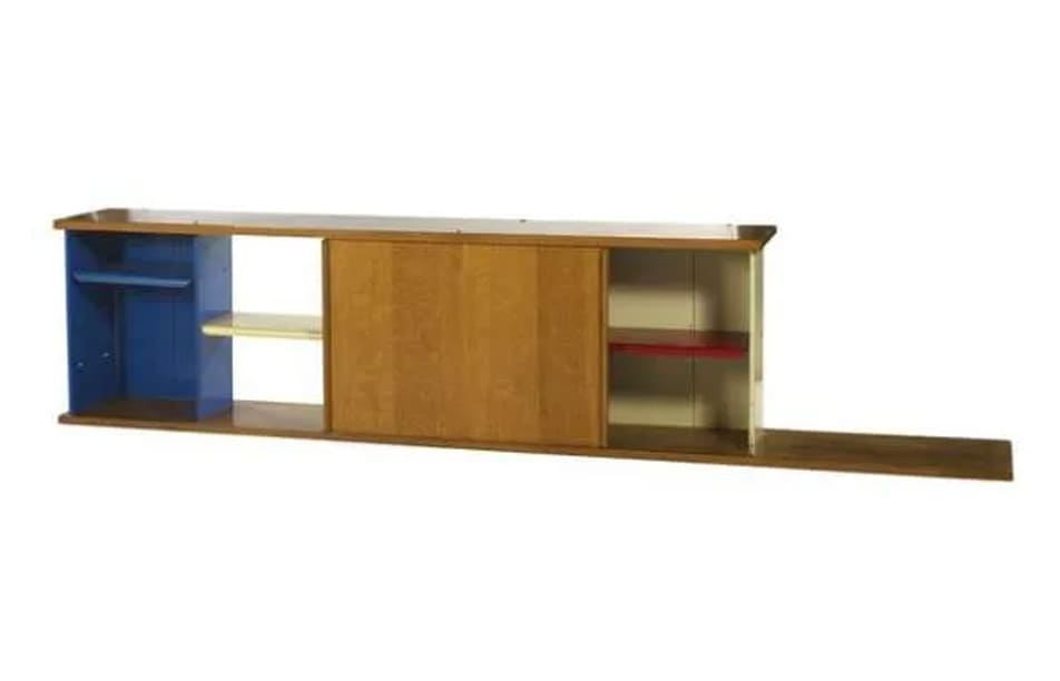 Meuble authentique de Jean Prouvé, détails de fabrication en tôle pliée, bois et structure métallique