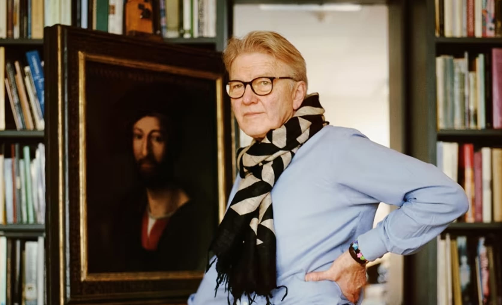 Simon Rollo Gillespie en atelier, restauration de tableaux anciens, redonner vie à l’art classique