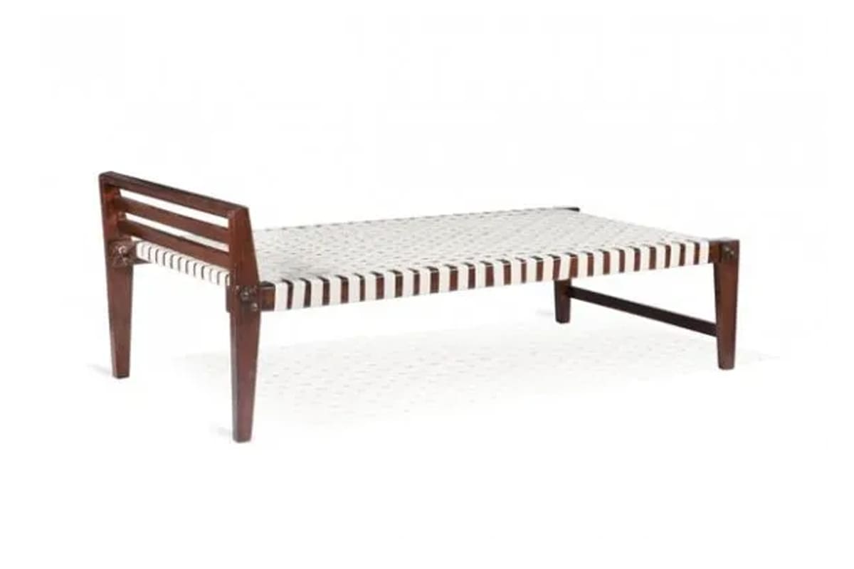 Lit démontable en teck massif et structure vissée, design Pierre Jeanneret pour Chandigarh, années 1950