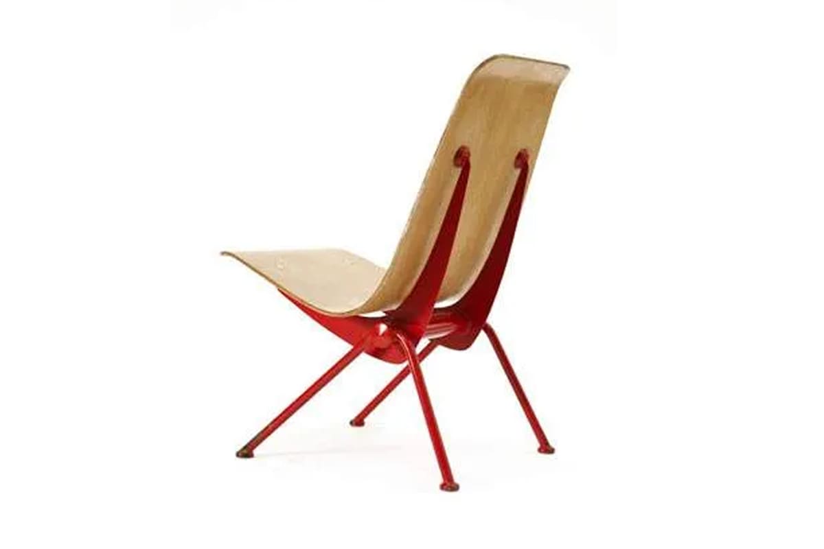 Chaise Antony en contreplaqué courbé et structure tubulaire, design Jean Prouvé, 1954, pour la Cité Universitaire d’Antony