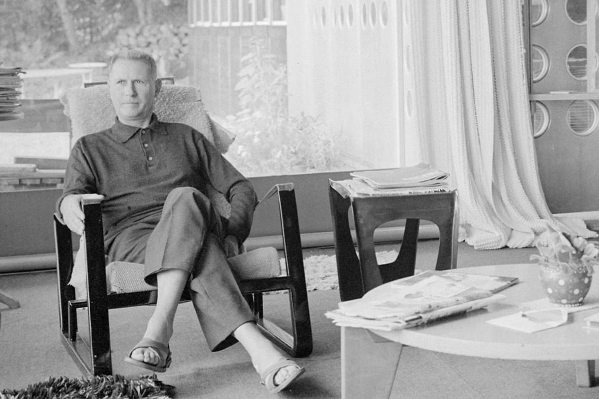 Chaise Antony en contreplaqué courbé et structure tubulaire, design Jean Prouvé, 1954, pour la Cité Universitaire d’Antony